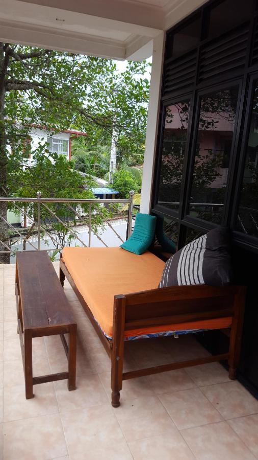 Auberge de jeunesse The Backpack Hub At Weligama Extérieur photo